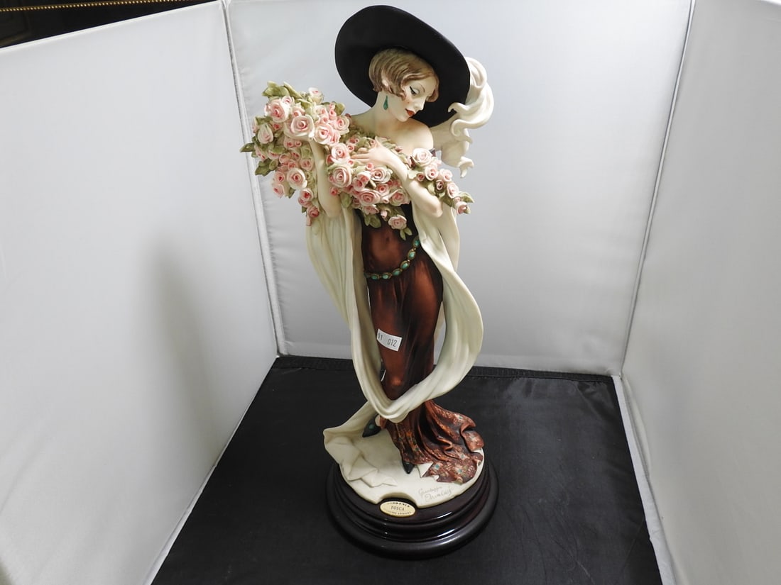 Giuseppe Armani Florence Tosca Figurine on Wood Base: Florence / Giuseppe Armani resin figure titled Tosca on wood base, limited edition noted as G81/5000, copyright 2000. Approx. 16.5 x 7 x 7 in.