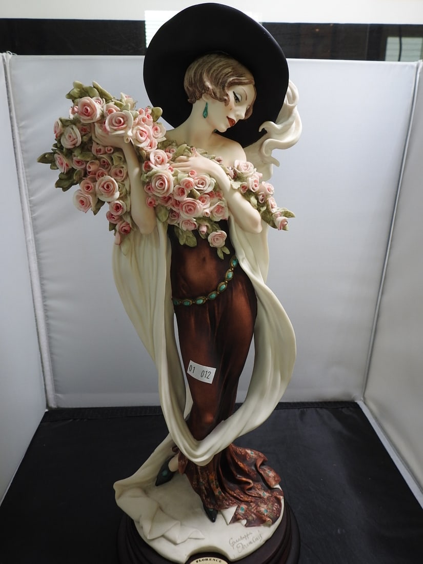 Giuseppe Armani Florence Tosca Figurine on Wood Base - 2
