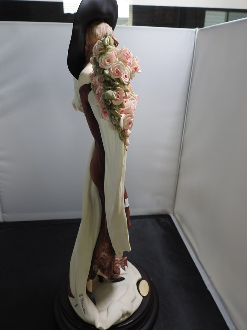 Giuseppe Armani Florence Tosca Figurine on Wood Base - 5