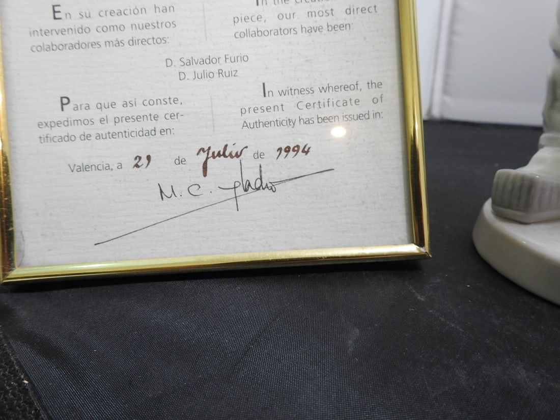 Lladro The Apollo Landing Astronaut Figure with Certificate - 6