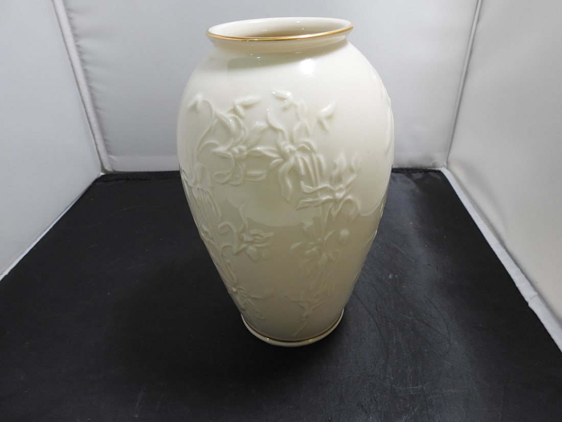 Lenox Fine Porcelain Floral Relief Vase - 3
