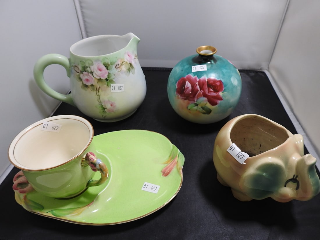Vintage Hand-Painted Ceramic Decorative Lot (1 of 8)