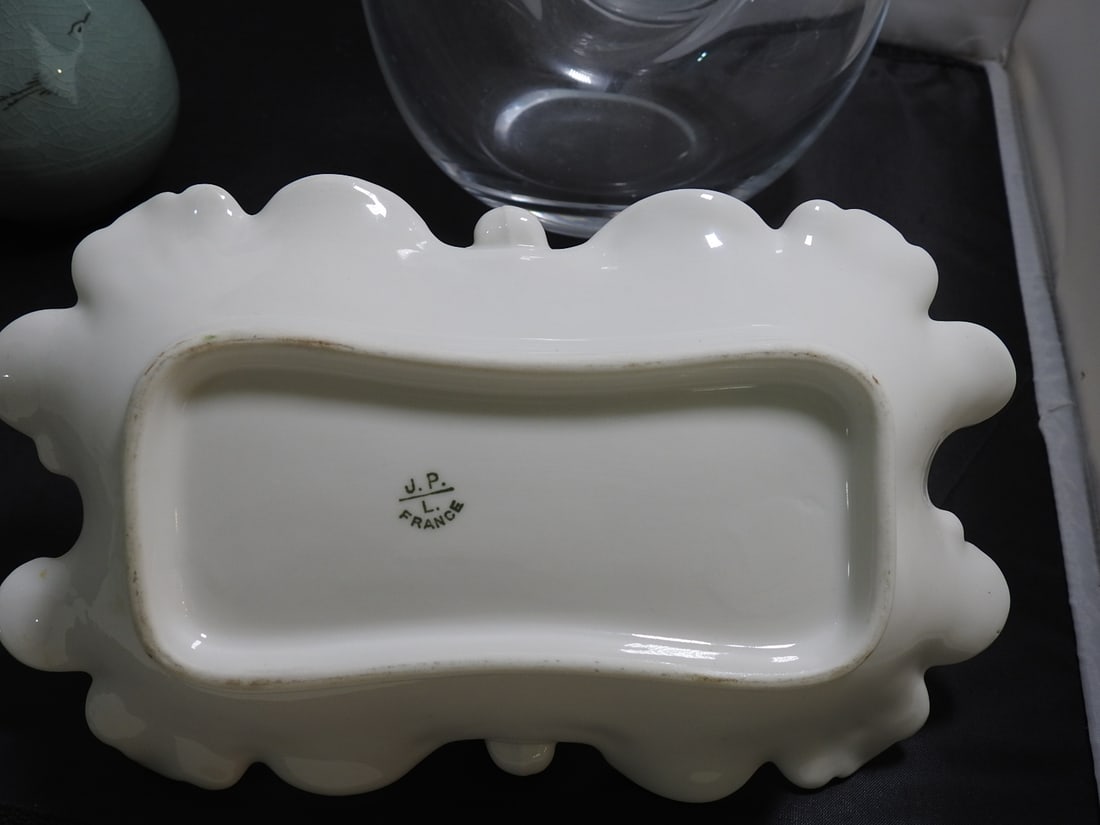 Mixed Vintage Home Decor Lot, 3 Pieces - 5