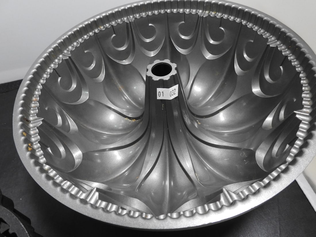 Nordic Ware Cake Mold Pans, Set of 2 - 3
