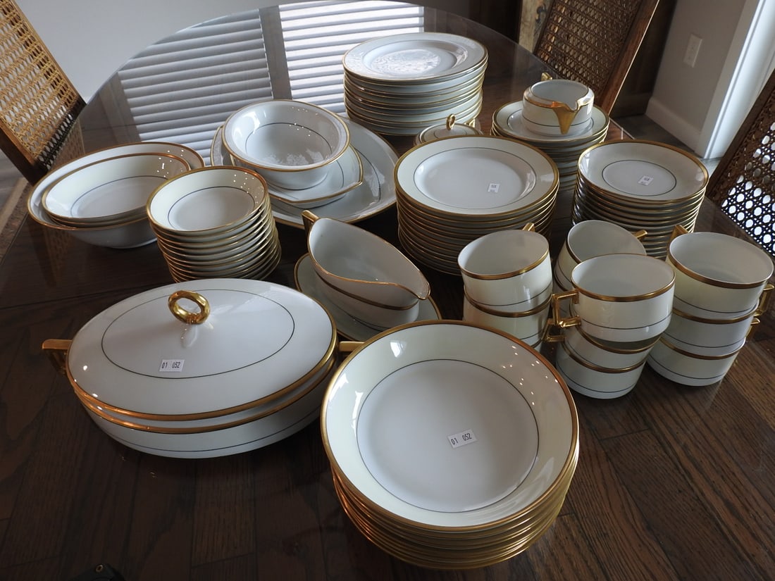 H&C Bavaria 24K Gold Rimmed China Set, 87 Pieces: Large 87-piece H&C Bavaria fine china set with 24K gold rim decoration, pattern/serial noted as 6039B. Measured as packed. Approx. 30 x 30 x 30 in.