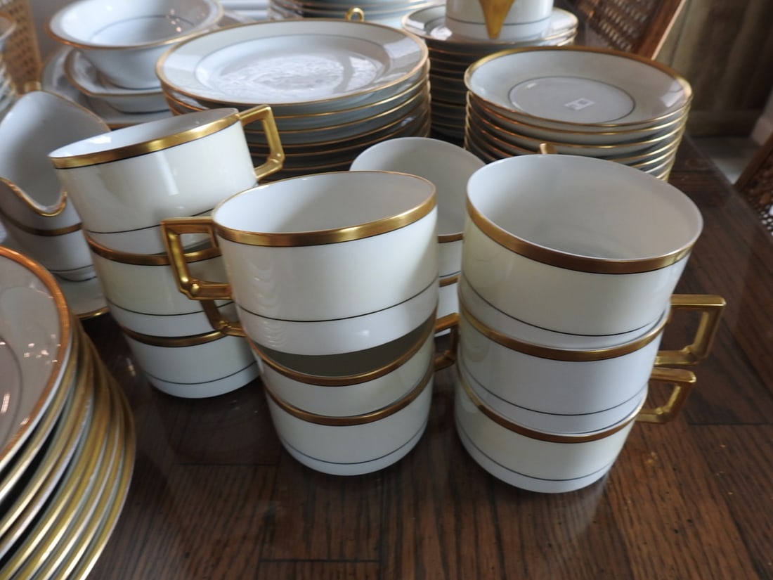 H&C Bavaria 24K Gold Rimmed China Set, 87 Pieces - 2