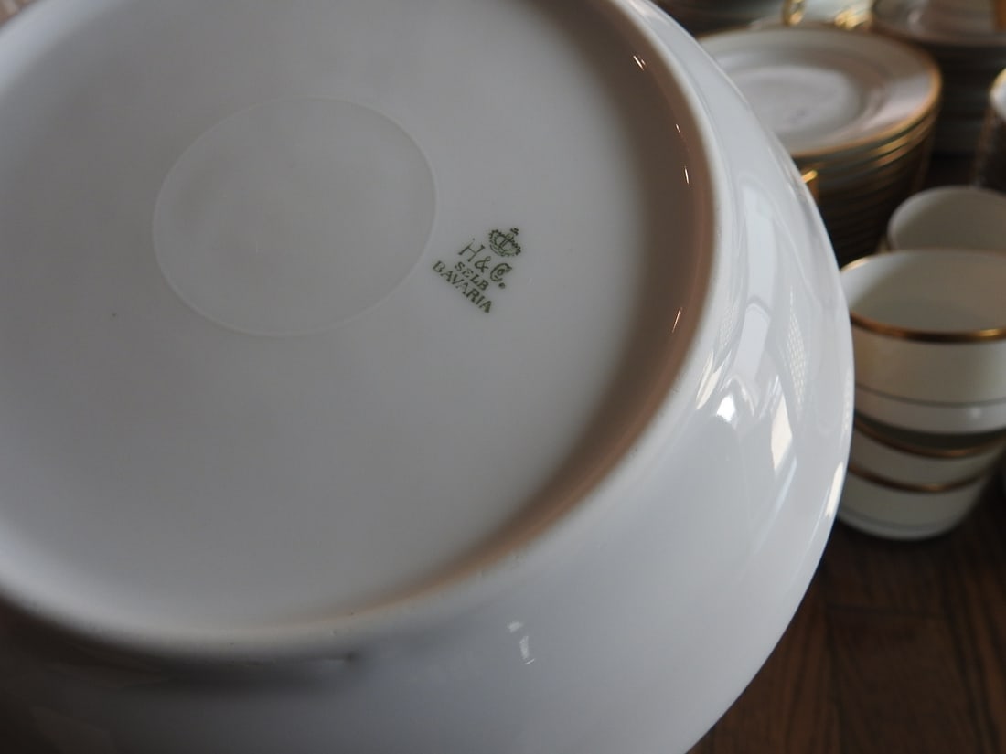 H&C Bavaria 24K Gold Rimmed China Set, 87 Pieces - 3