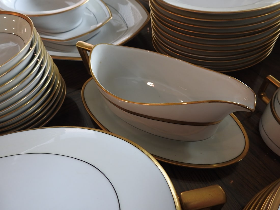 H&C Bavaria 24K Gold Rimmed China Set, 87 Pieces - 4