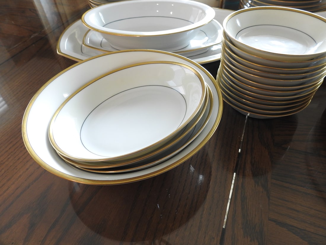 H&C Bavaria 24K Gold Rimmed China Set, 87 Pieces - 5