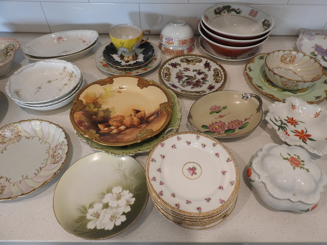 Large Mixed Porcelain and China Lot, 50 Pieces - 3