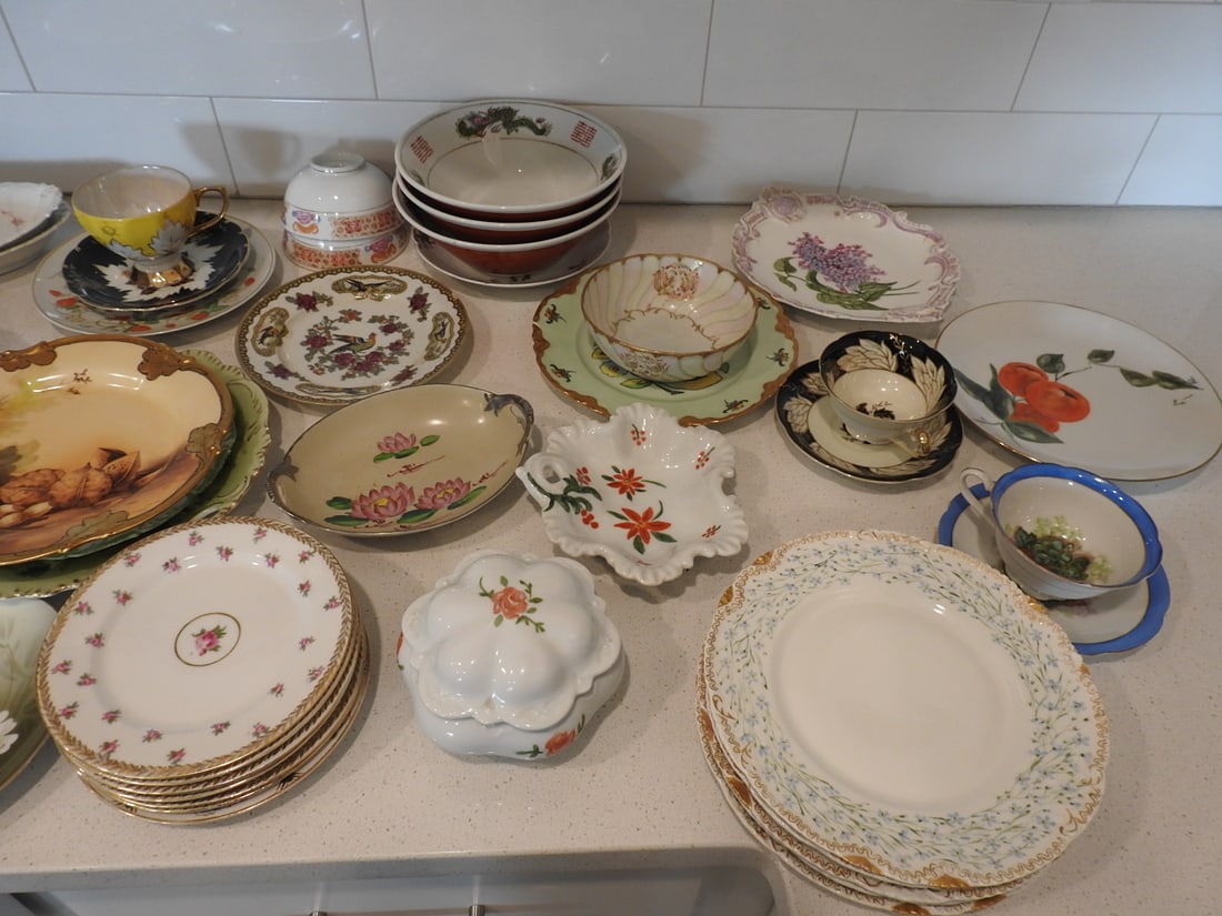 Large Mixed Porcelain and China Lot, 50 Pieces - 4