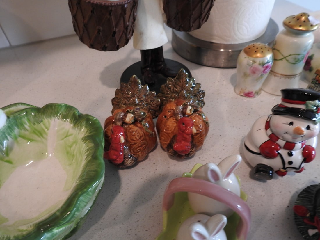 Vintage Salt & Pepper Shakers and Seasonal Decor Collection - 4