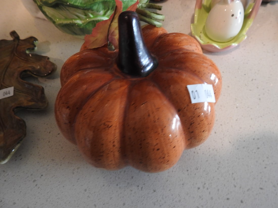 Vintage Salt & Pepper Shakers and Seasonal Decor Collection - 5