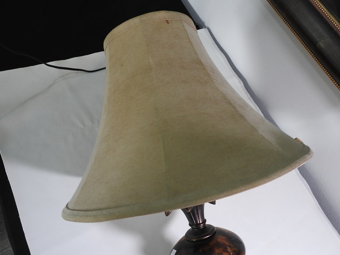 Classical Roman Style Table Lamp - 7