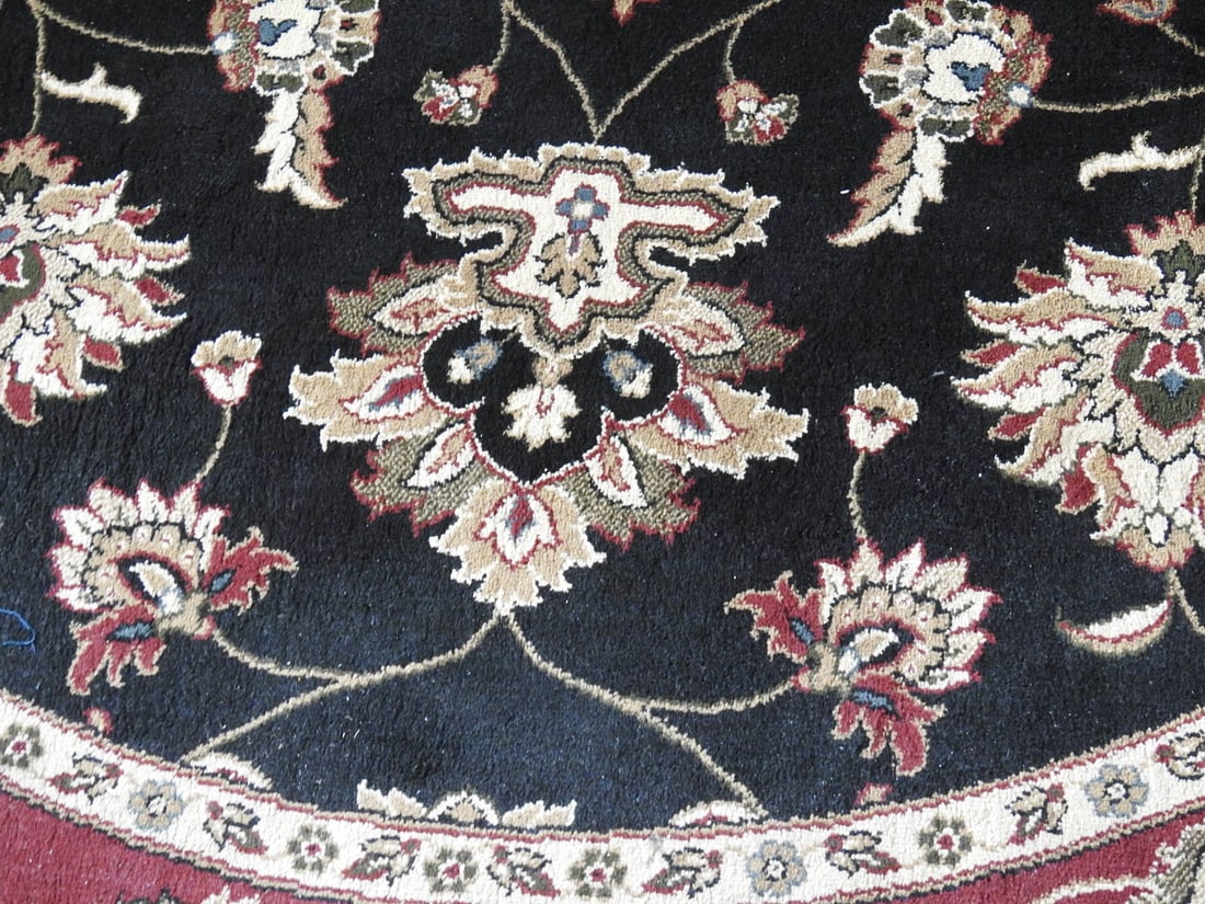 Classic Round Area Rug - 2