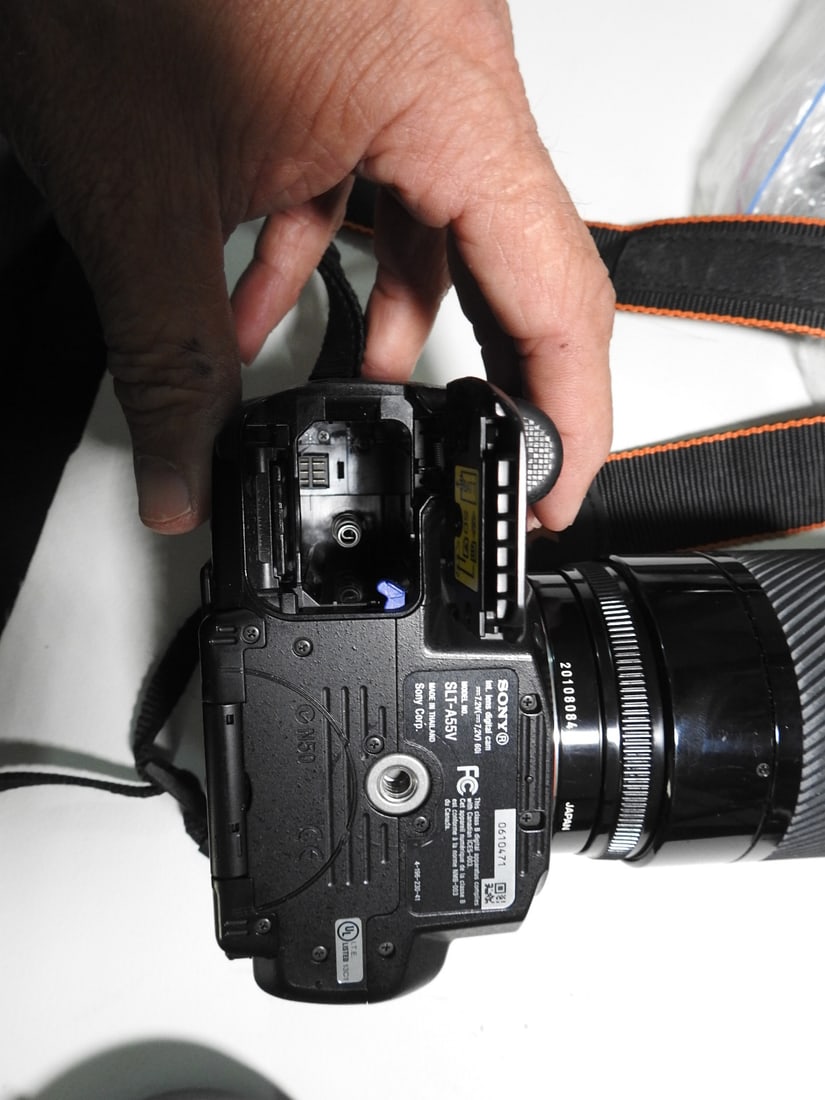 Sony Alpha SLT-A55V Camera Kit with Minolta Lenses - 18