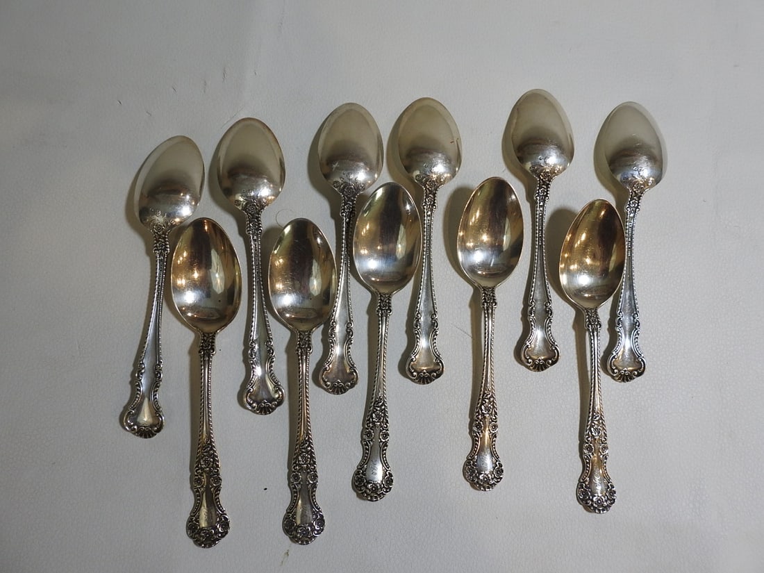 11-Piece Gorham Cambridge Sterling Silver Spoon Set: 11-piece sterling silver spoon set in the Cambridge pattern by Gorham, noted as an 1899 pattern. total weight at 228.35 grams / 8.05 troy oz. Approx. 2 x 7 x 1.75 in.