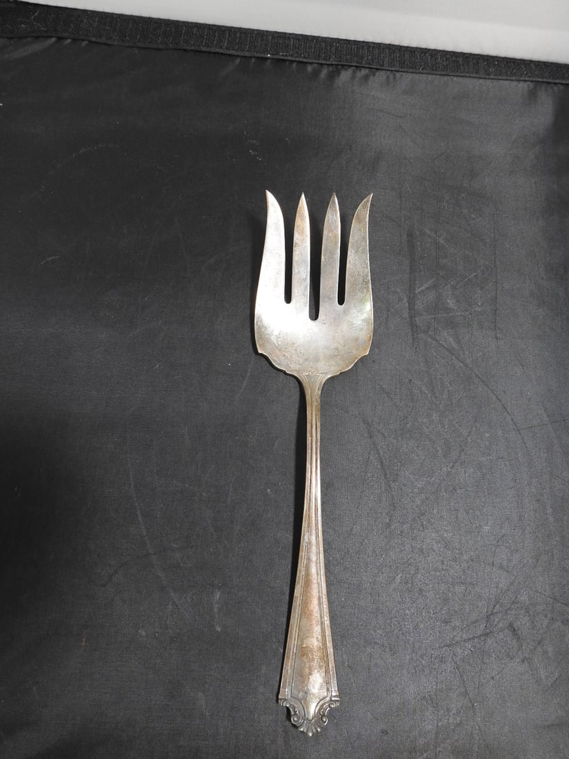 Reed & Barton St. George Sterling Silver Serving Fork (1 of 4)