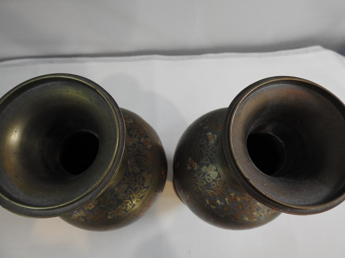 Pair of Indian Enamel Vases - 3