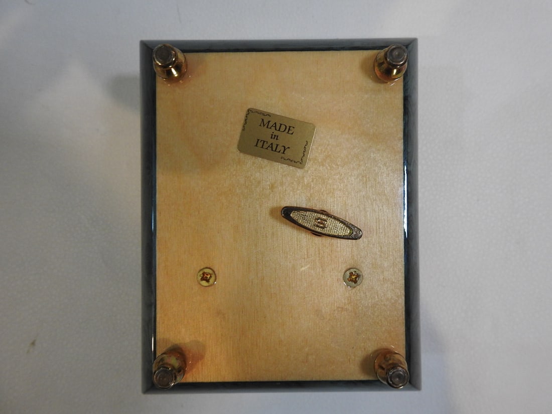 Italian Inlaid Wood Music Box - 3