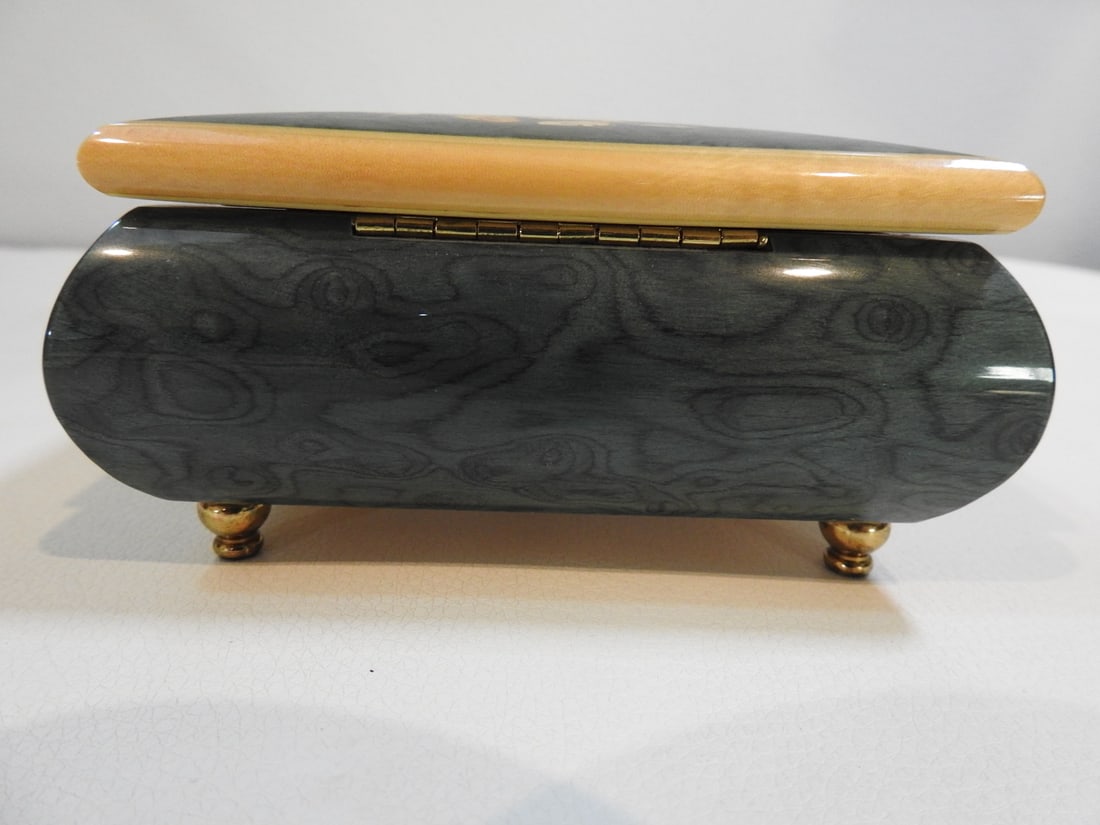 Italian Inlaid Wood Music Box - 5