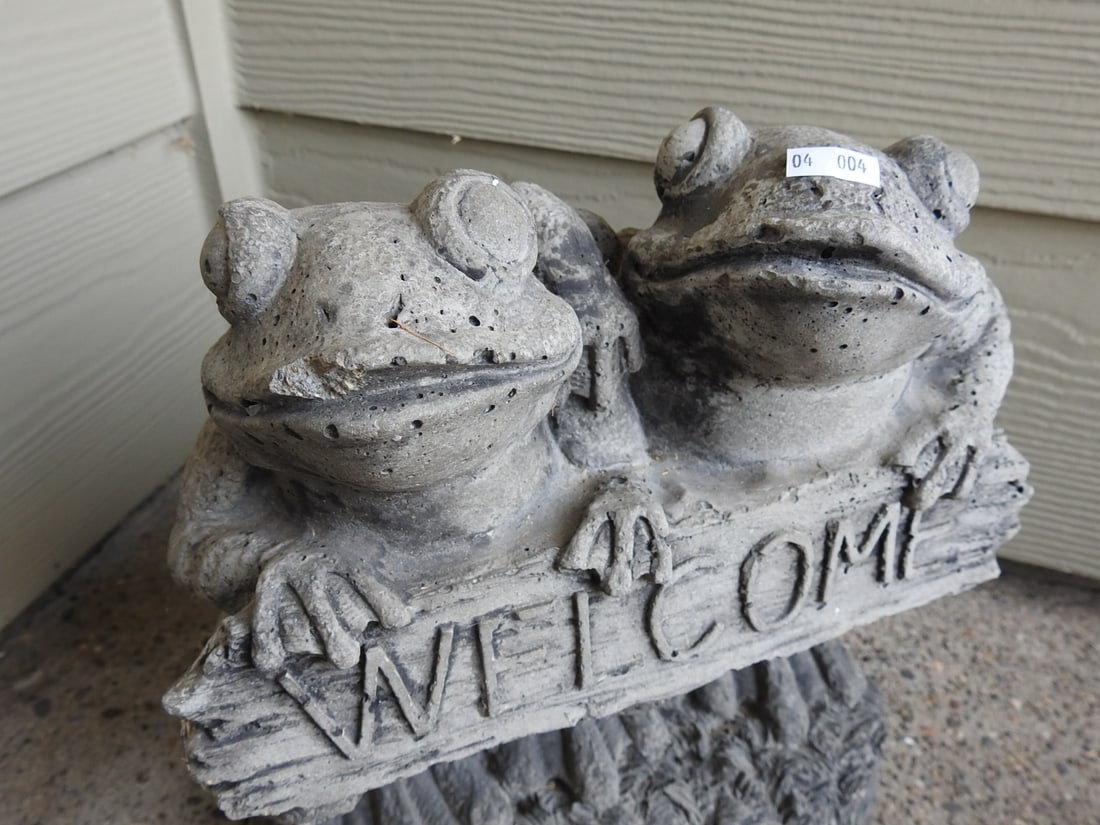 Welcome Frog Garden Statue - 2
