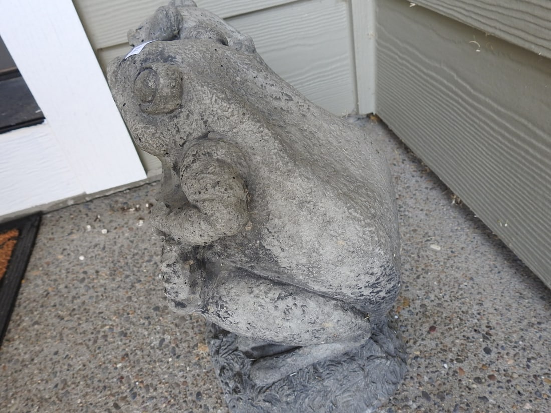 Welcome Frog Garden Statue - 3