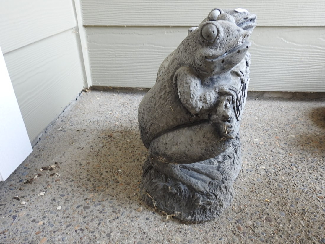 Welcome Frog Garden Statue - 4