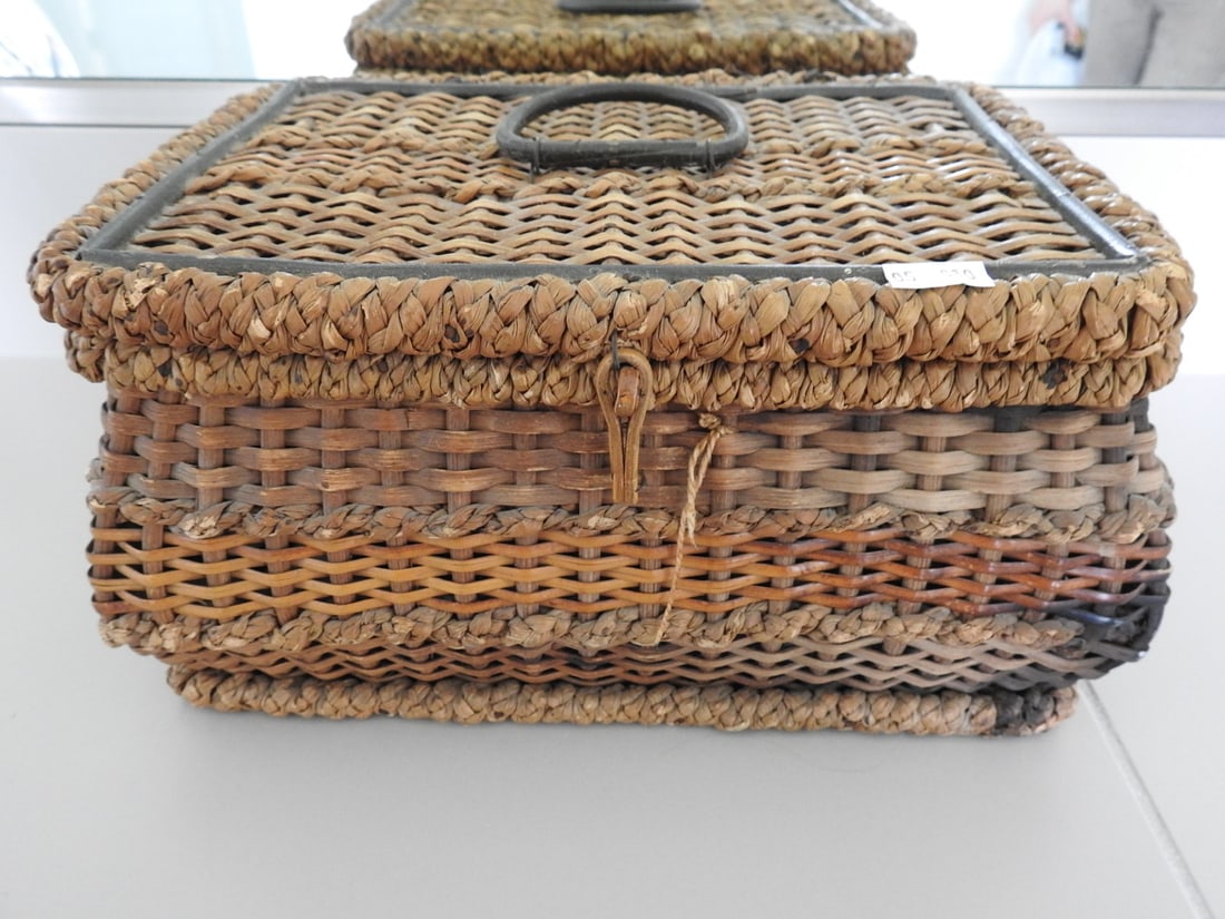Antique Sewing Basket with Contents (1 of 5)
