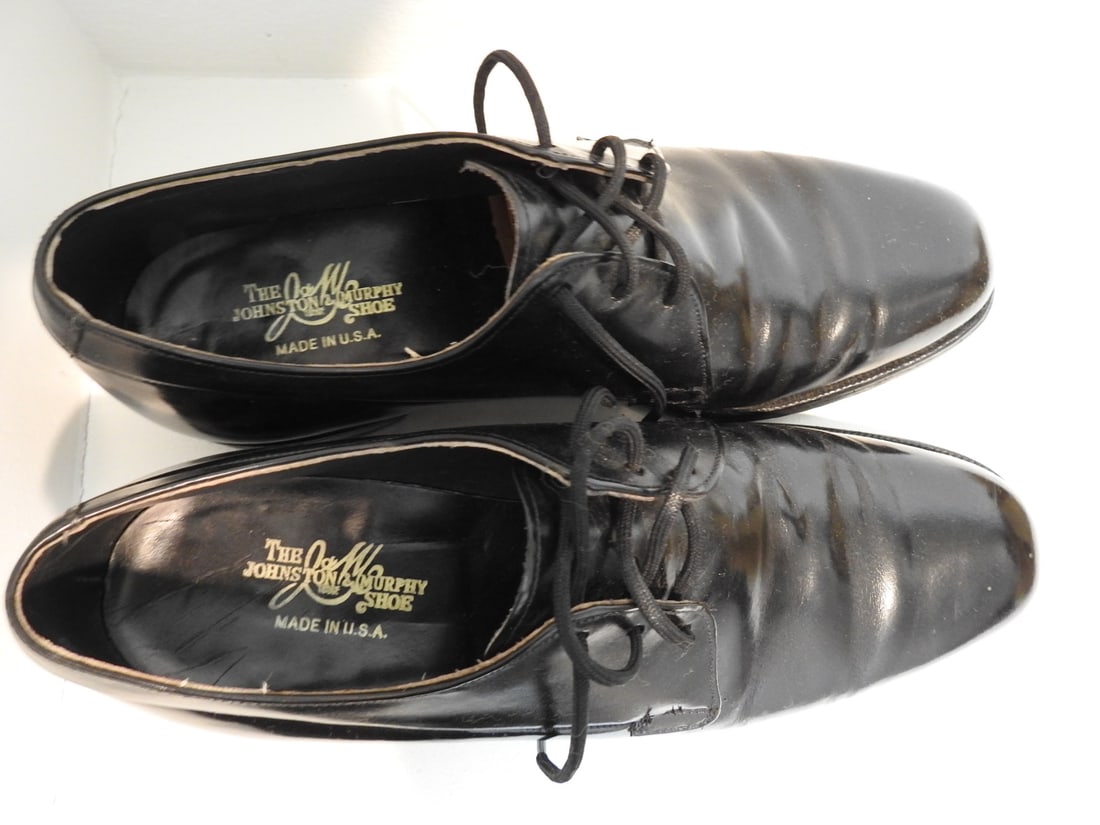 Johnston & Murphy Men's Cowhide Shoes with Dustbag, Size 8.5 - 2