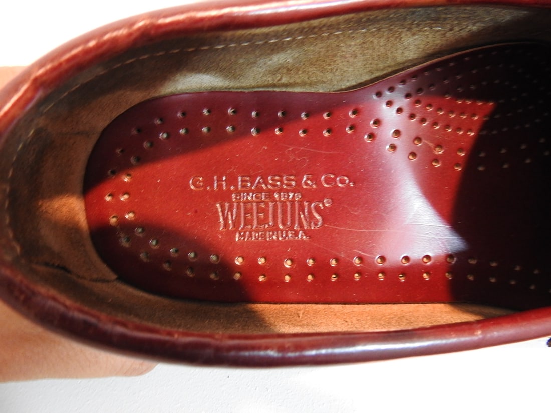 G.H. Bass & Co. Weejuns Penny Loafers with Dustbag, Size 8.5 - 2