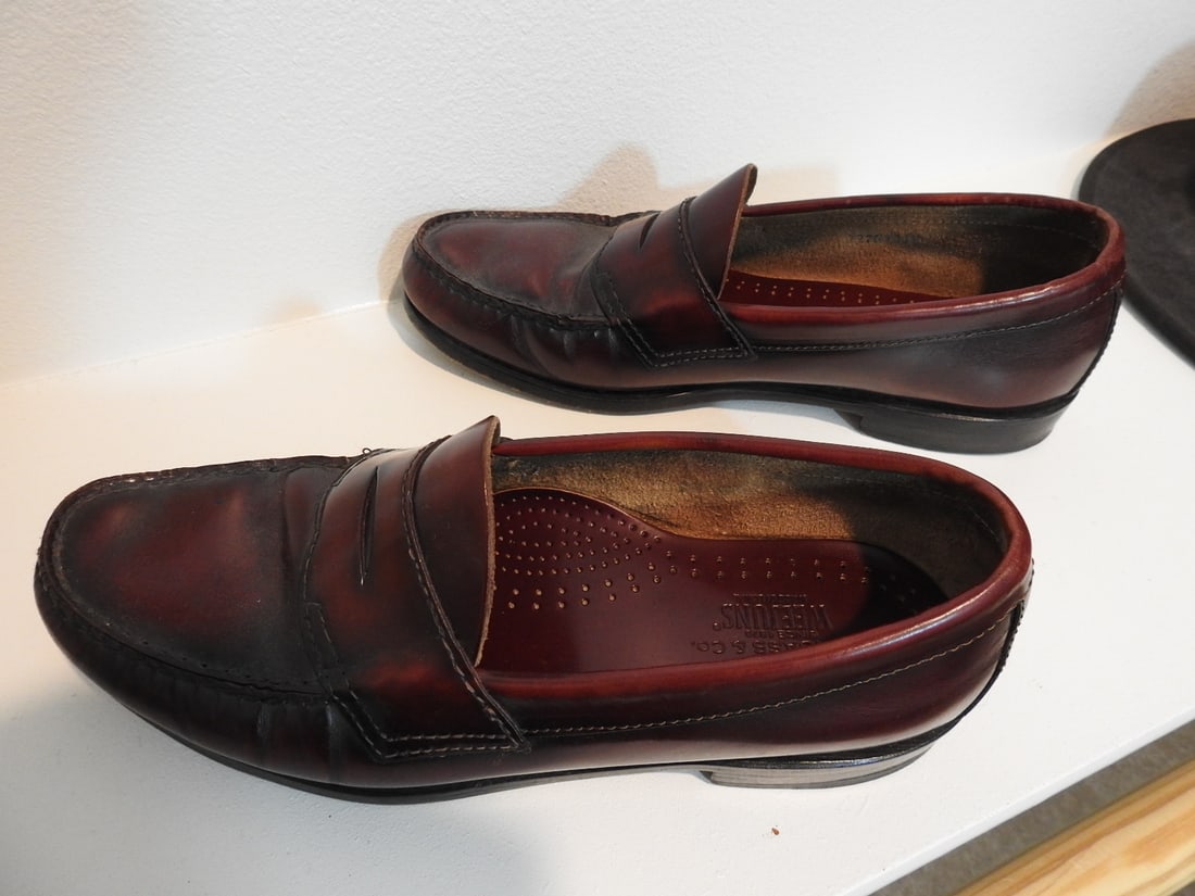 G.H. Bass & Co. Weejuns Penny Loafers with Dustbag, Size 8.5 - 4