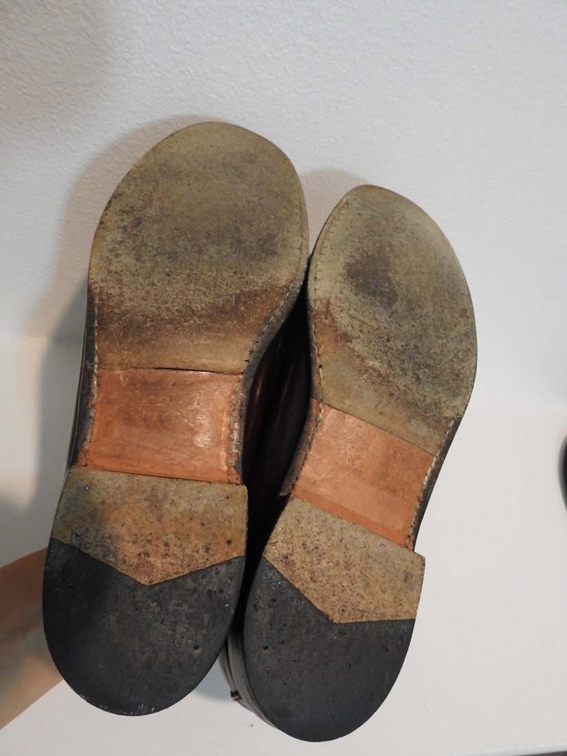 G.H. Bass & Co. Weejuns Penny Loafers with Dustbag, Size 8.5 - 6