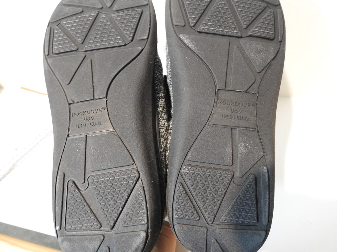 RockDove House Shoes, Size 9 US - 2