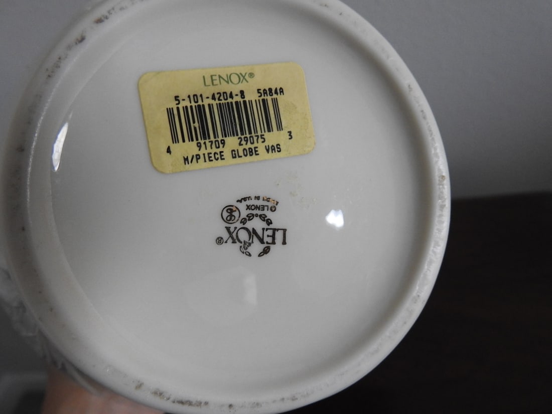 Lenox Fine Porcelain Vase - 5