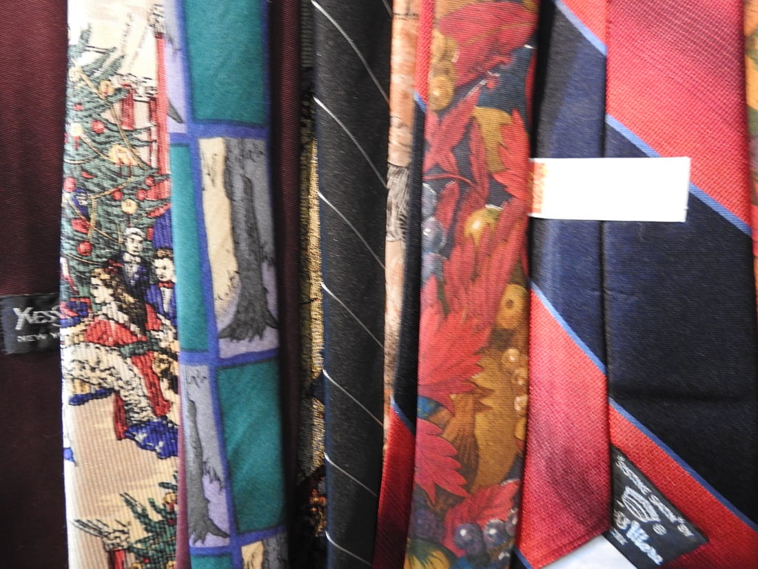 Lot of Eight Silk Ties - 4