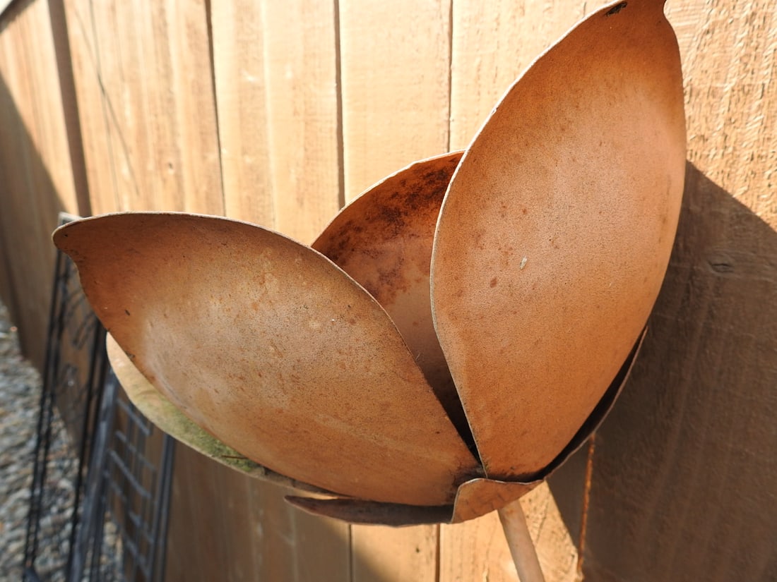 Large Metal Garden Flower Stake Sculpture - 4
