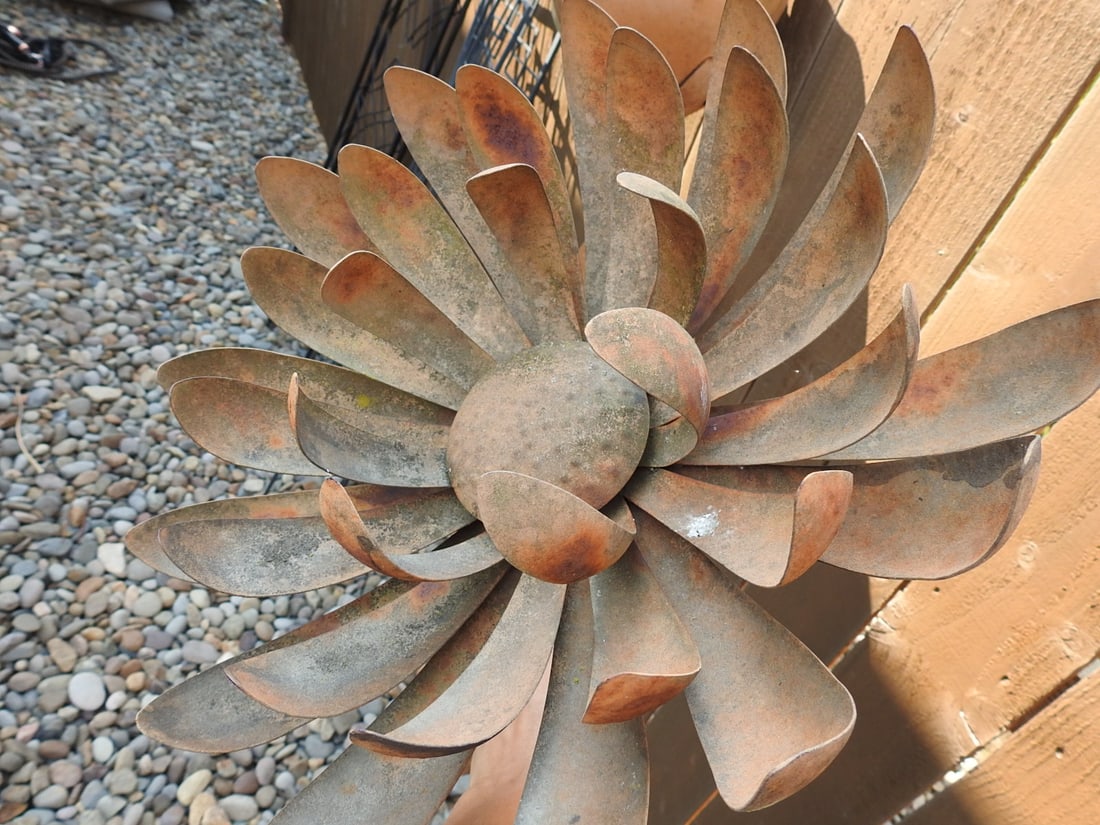 Large Metal Garden Flower Stake Sculpture - 2