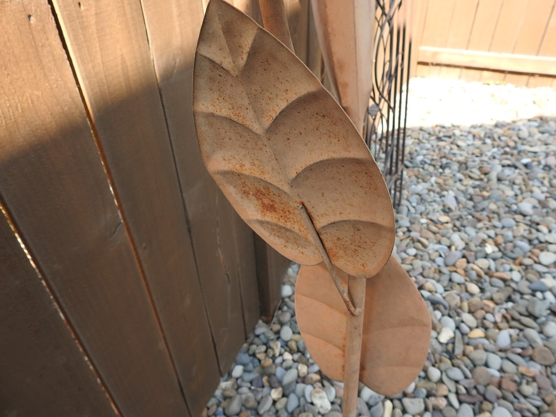 Large Metal Garden Flower Stake Sculpture - 4