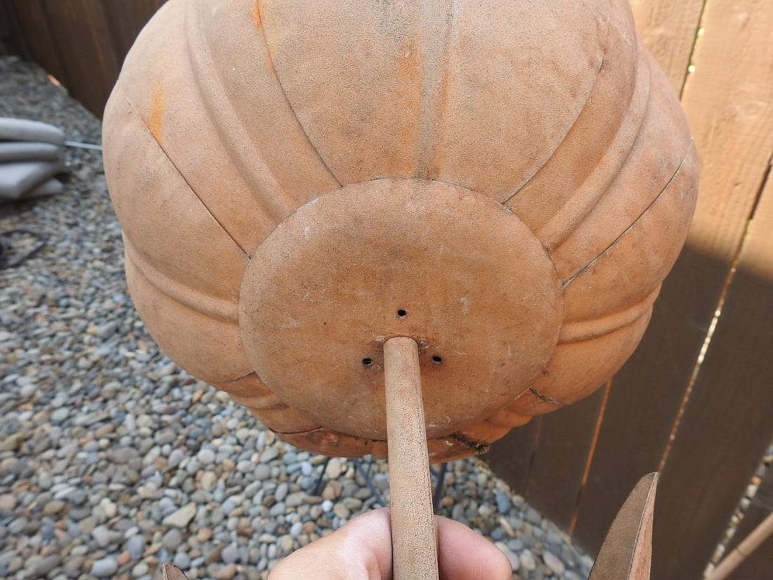 Large Metal Garden Flower Stake Sculpture - 4