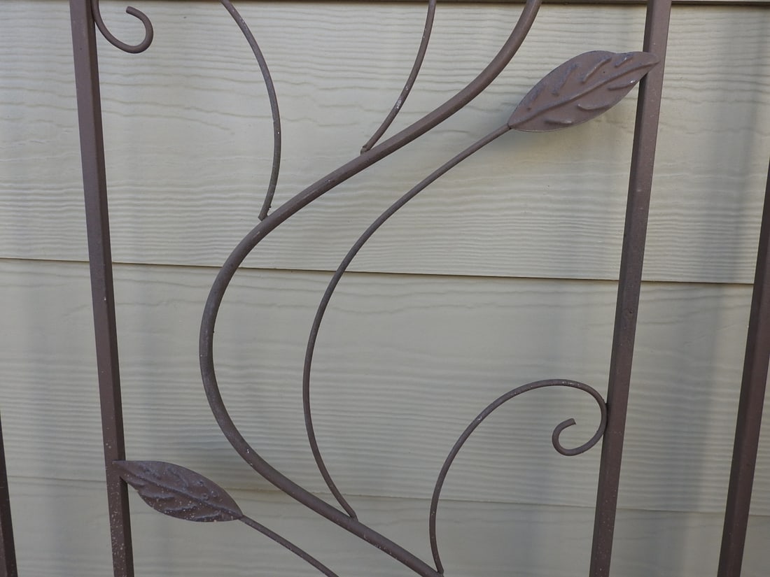 Set of Two Large Metal Garden Trellises - 3