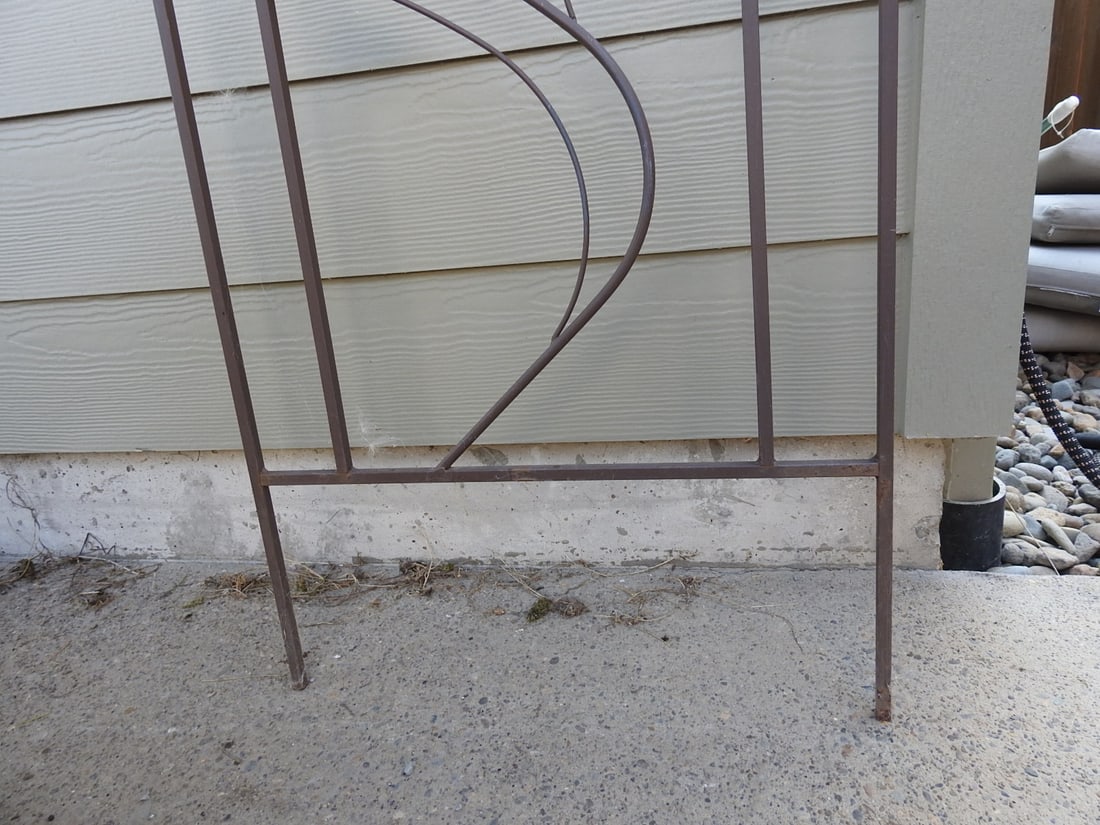 Large Metal Garden Trellis with Scroll and Leaf Detail - 2