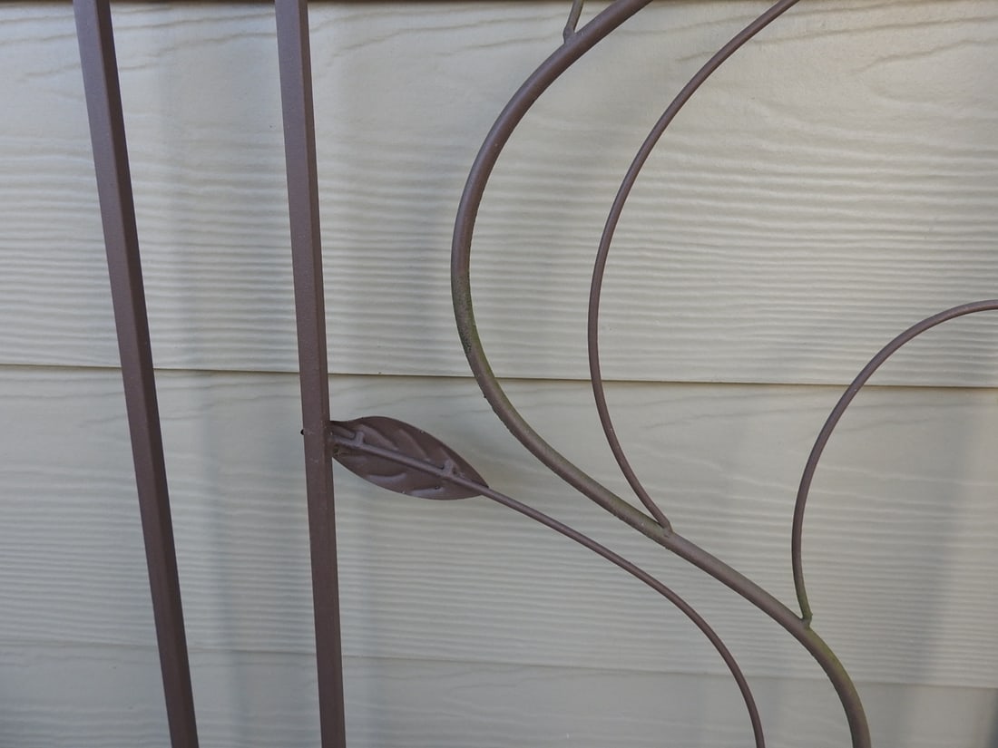 Large Metal Garden Trellis with Scroll and Leaf Detail - 5