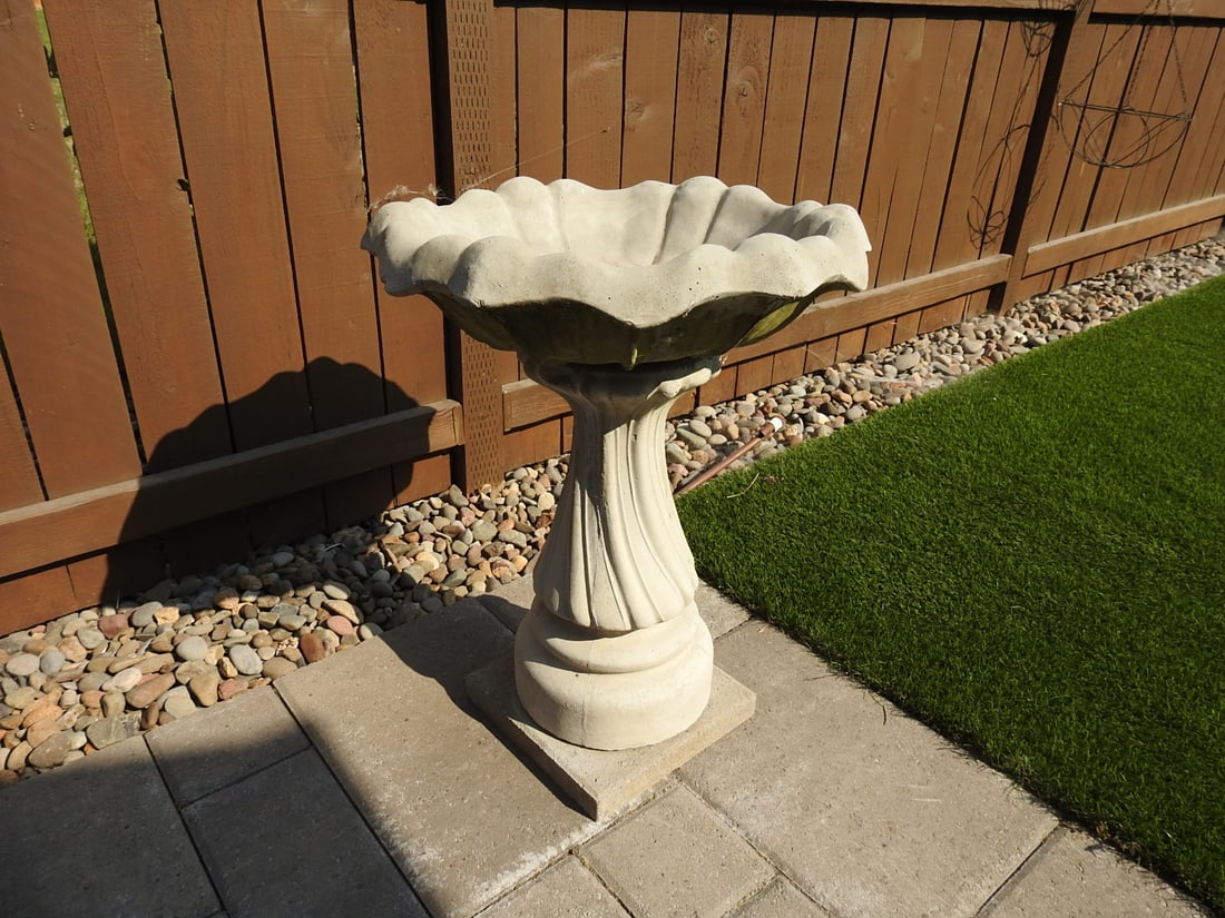 Concrete Bird Bath with Pedestal Base (1 of 6)