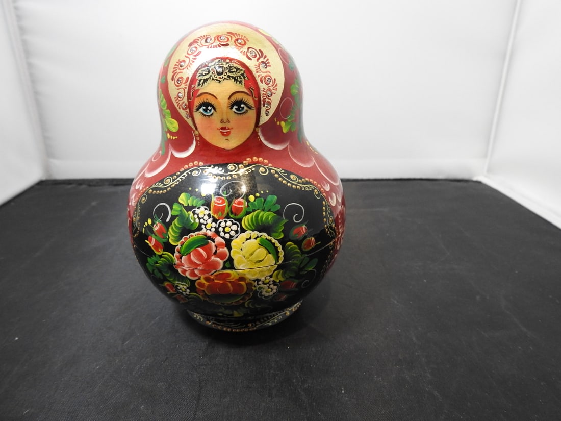Vintage Hand-Painted Russian Nesting Dolls - 2