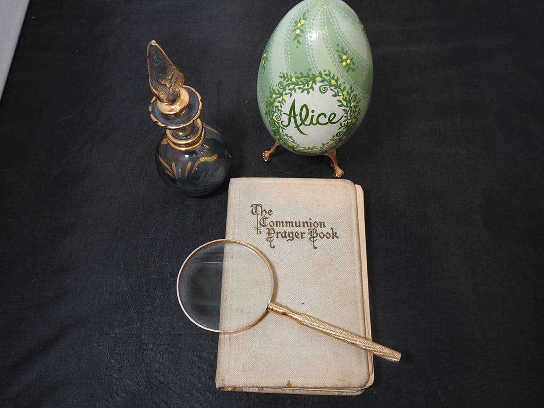 Egyptian Glass Perfume Bottle and Vintage Vanity Lot (1 of 6)