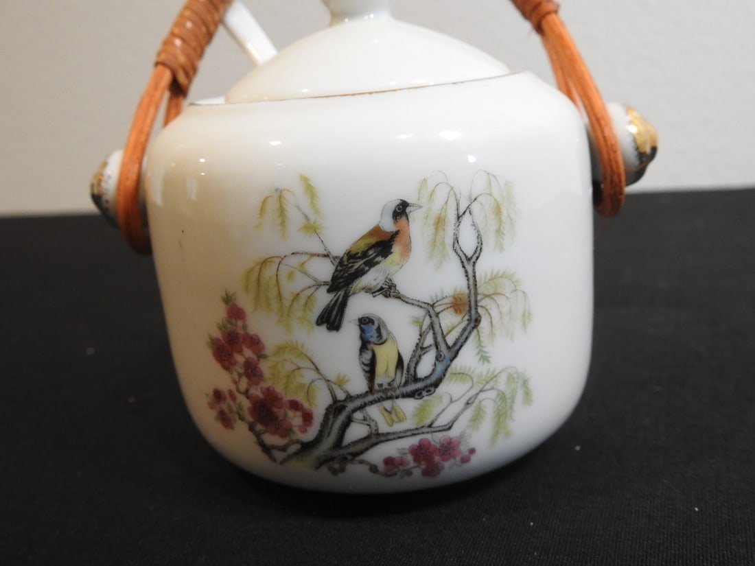 Vintage Asian Decorative Items Lot - 19