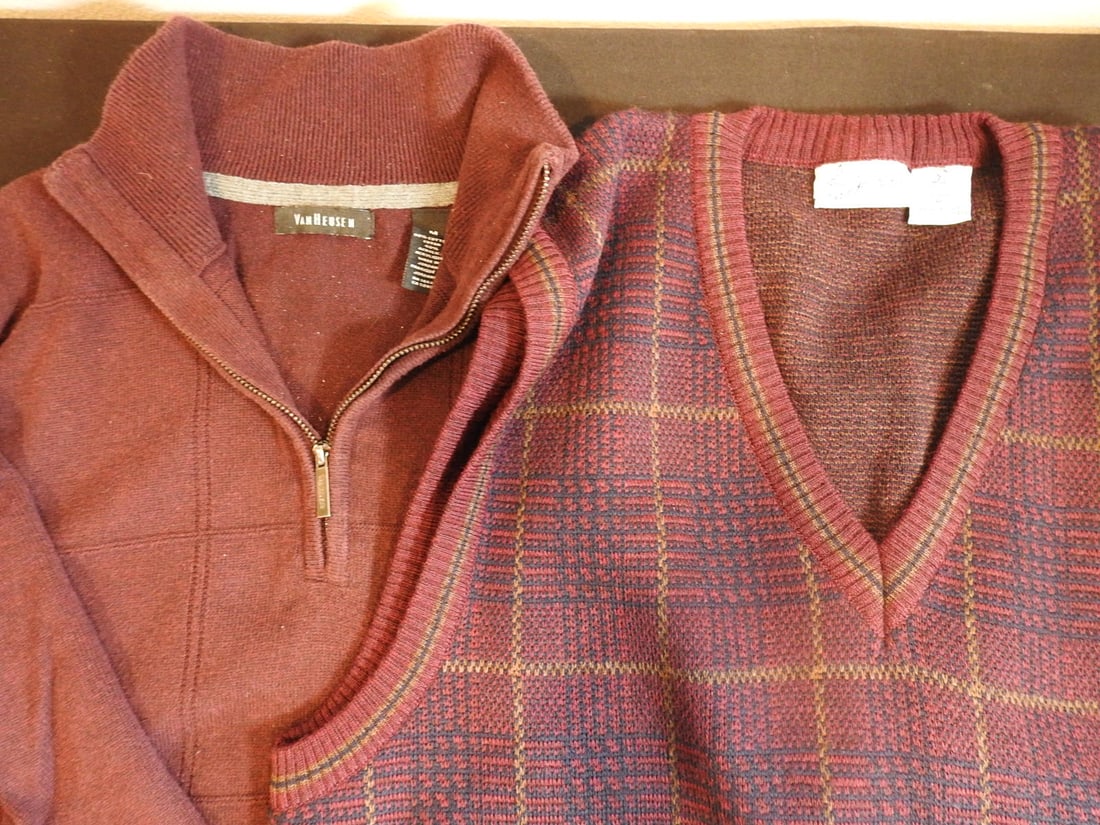 Van Heusen and Maglificio Florence Mens Sweaters: Two fine mens sweaters by Van Heusen and Maglificio Florence, both size medium. Note indicates 100 percent virgin wool and 60 percent cotton, measured as packed. Approx. 4 x 13 x 12 in.