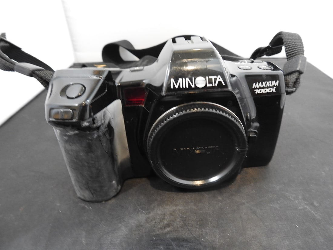 Vintage Minolta Maxxum 7000i Camera in Sony Box (1 of 7)