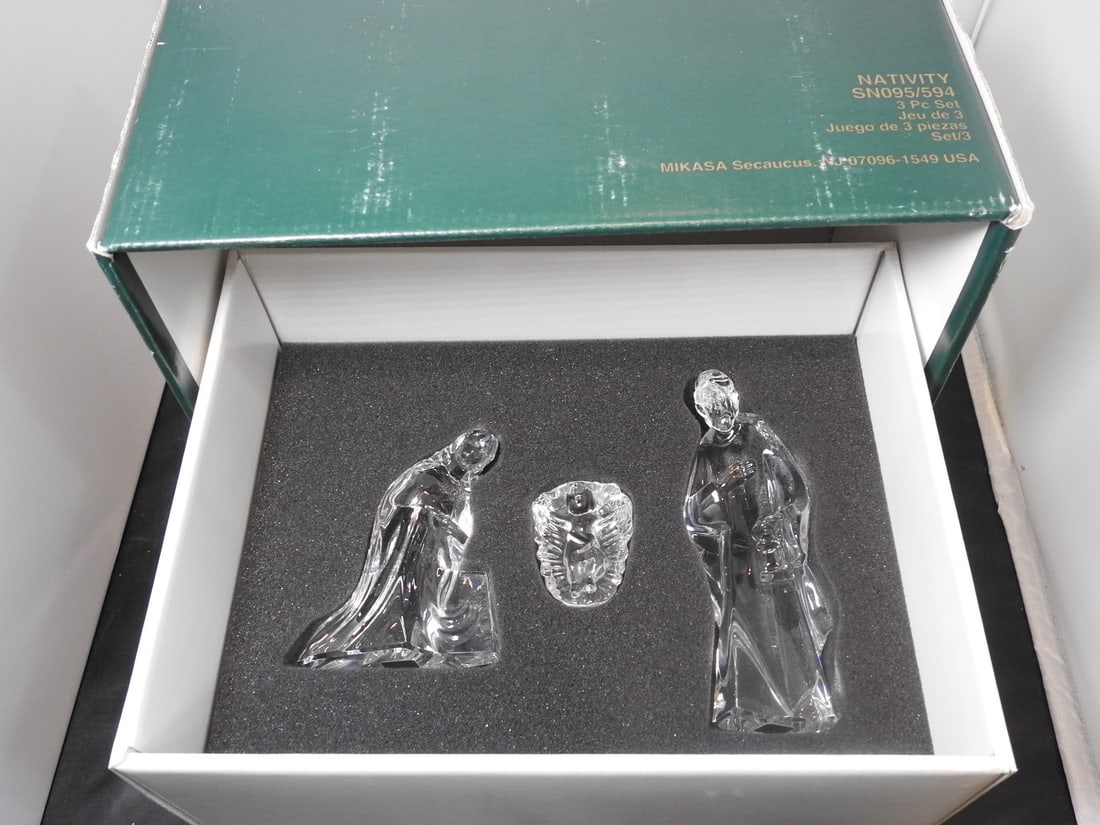 Vintage Mikasa Lead Crystal Three-Piece Nativity Set - 6